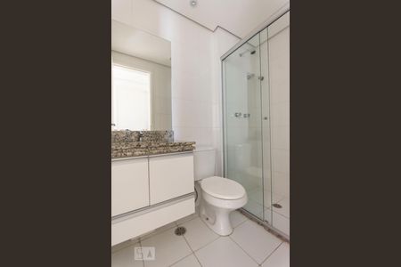 Banheiro de apartamento para alugar com 3 quartos, 82m² em Vila Suzana, São Paulo