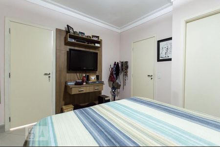 Suíte de apartamento para alugar com 2 quartos, 85m² em Jardim Tupanci, Barueri