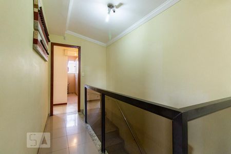 Corredor de casa à venda com 3 quartos, 130m² em Santa Amélia, Belo Horizonte