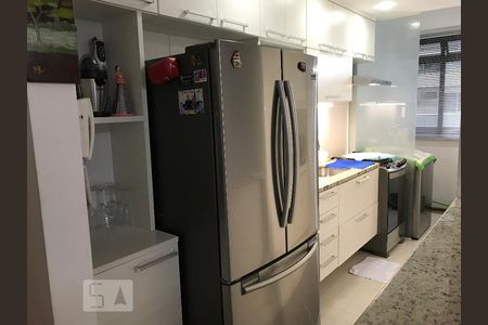 Cozinha de apartamento para alugar com 3 quartos, 77m² em Jacarepaguá, Rio de Janeiro