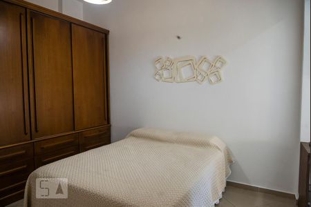 Quarto 1 de apartamento para alugar com 2 quartos, 64m² em Copacabana, Rio de Janeiro