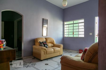 Sala de casa à venda com 5 quartos, 150m² em Sagrada Família, Belo Horizonte