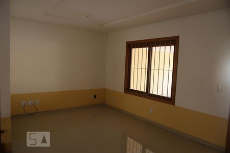 Sala de casa à venda com 3 quartos, 260m² em Cavalhada, Porto Alegre