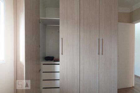 Dormitório 1 de apartamento à venda com 2 quartos, 69m² em Jardim Tupanci, Barueri