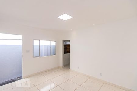 Sala de casa para alugar com 1 quarto, 65m² em São Geraldo, Belo Horizonte