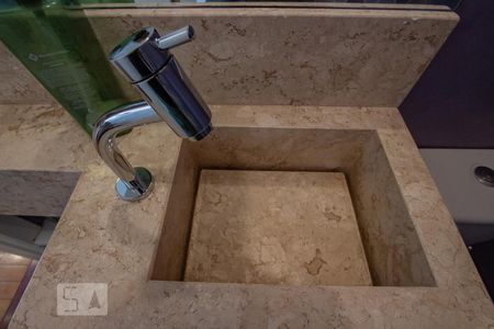 Lavabo de casa para alugar com 3 quartos, 138m² em Paraíso do Morumbi, São Paulo