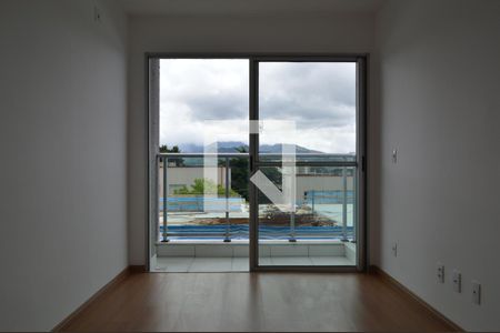 Sala de apartamento para alugar com 2 quartos, 46m² em Pechincha, Rio de Janeiro