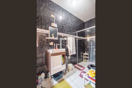 Banheiro da Suíte de casa à venda com 5 quartos, 220m² em Km 18, Osasco