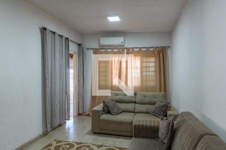 Sala de casa à venda com 4 quartos, 180m² em Jardim Garcia, Campinas