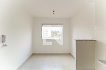 Sala/Cozinha de apartamento para alugar com 2 quartos, 33m² em Parque Santa Rita, São Paulo