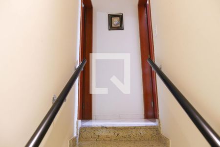 Escada de casa à venda com 2 quartos, 105m² em Utinga, Santo André
