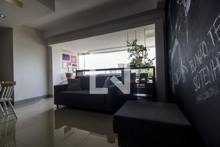 Sala de TV de apartamento à venda com 3 quartos, 77m² em Tamboré, Barueri