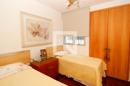 Quarto 1 de apartamento para alugar com 3 quartos, 110m² em Santo Antônio, Belo Horizonte