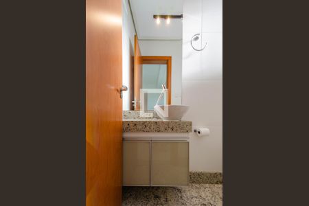 Lavabo de apartamento para alugar com 2 quartos, 70m² em Buritis, Belo Horizonte