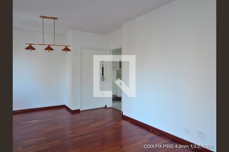 Detalhe sala de apartamento à venda com 2 quartos, 100m² em Pinheiros, São Paulo