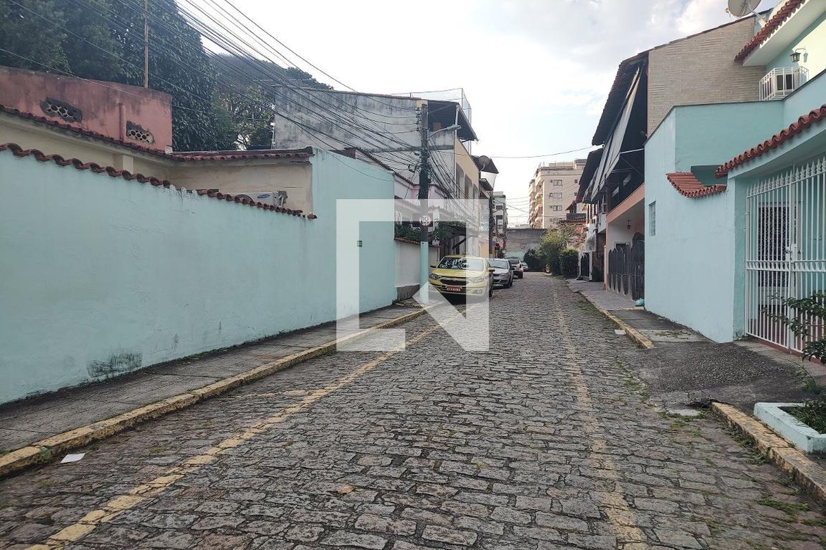 Condomínio em Rua Tirol 641 Freguesia Rio de Janeiro Alugue ou