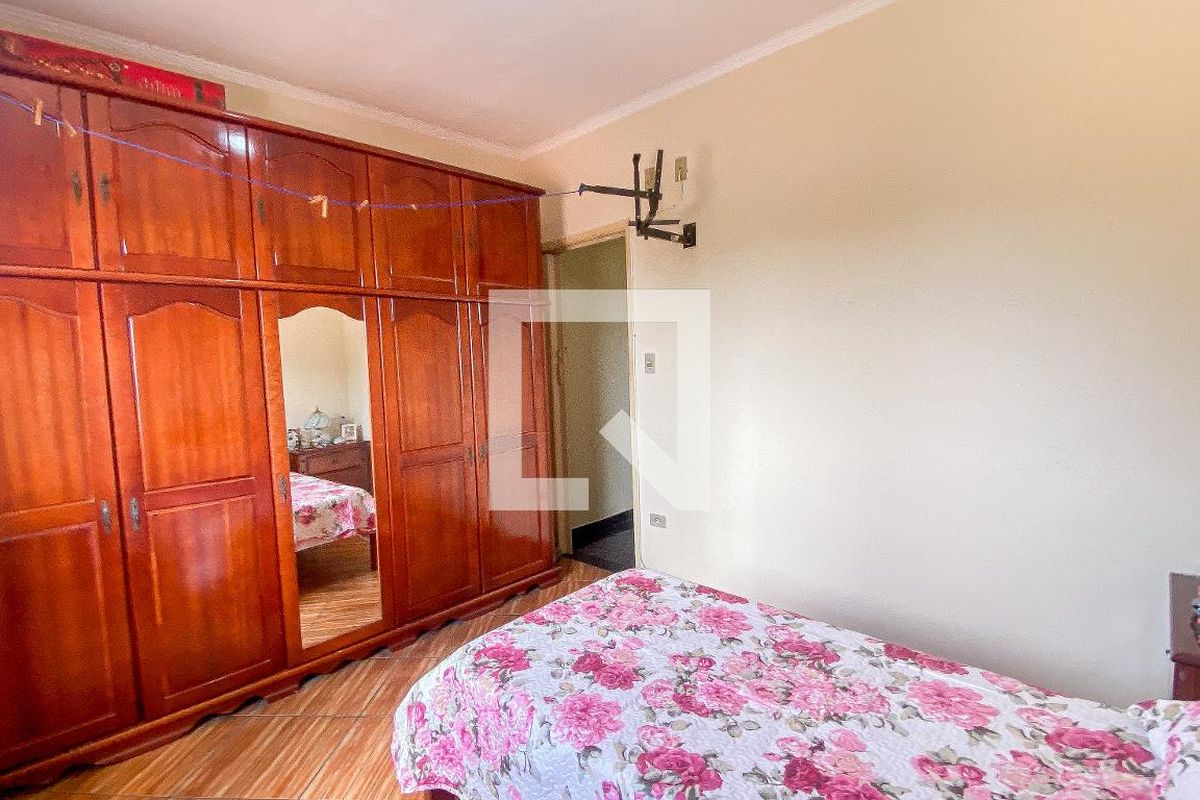 Casa 3 quartos à venda em Parque Gerassi Santo André por R 365