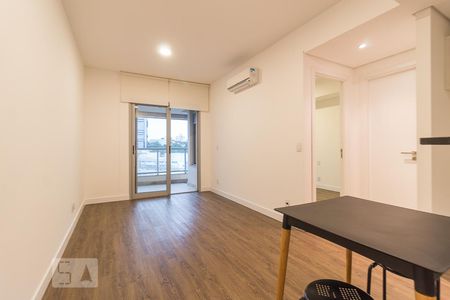 Sala de apartamento para alugar com 1 quarto, 49m² em Petrópolis, Porto Alegre