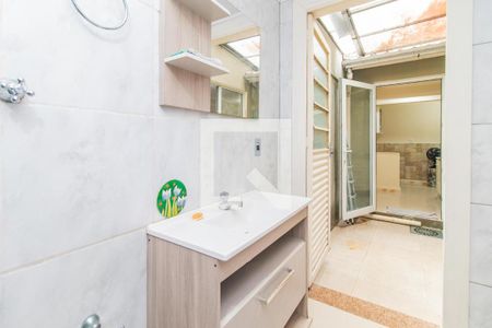 Banheiro de apartamento para alugar com 1 quarto, 50m² em Partenon, Porto Alegre