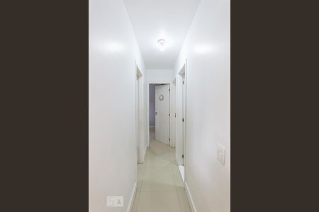 Corredor de apartamento para alugar com 3 quartos, 78m² em Freguesia (jacarepaguá), Rio de Janeiro