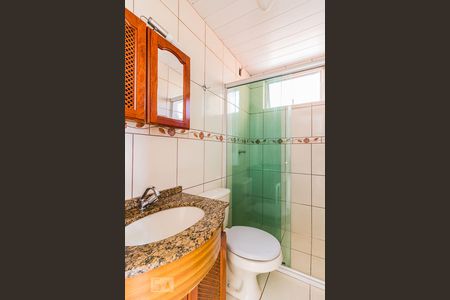 Banheiro de apartamento para alugar com 1 quarto, 60m² em Azenha, Porto Alegre