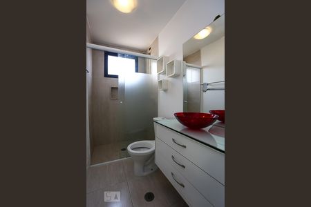 Banheiro de apartamento para alugar com 2 quartos, 75m² em Jardim Maria Rosa, Taboão da Serra