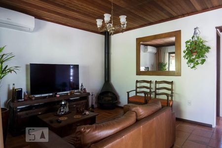 Sala de casa para alugar com 2 quartos, 124m² em Vila Nova, Porto Alegre
