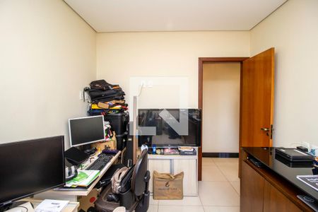 Quarto 1 de apartamento para alugar com 3 quartos, 120m² em Fernão Dias, Belo Horizonte