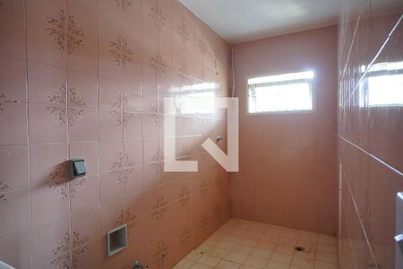 Banheiro 1 de casa à venda com 3 quartos, 400m² em Rubem Berta, Porto Alegre