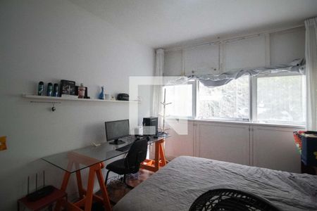 Quarto 1 de apartamento à venda com 3 quartos, 153m² em Copacabana, Rio de Janeiro