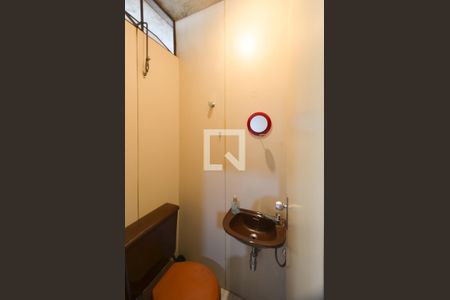 Lavabo de apartamento para alugar com 1 quarto, 50m² em Funcionários, Belo Horizonte