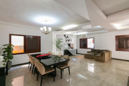 Casa para alugar com 4 quartos, 500m² em Letícia, Belo Horizonte