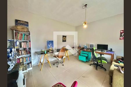 Casa para alugar com 5 quartos, 275m² em Prado, Belo Horizonte