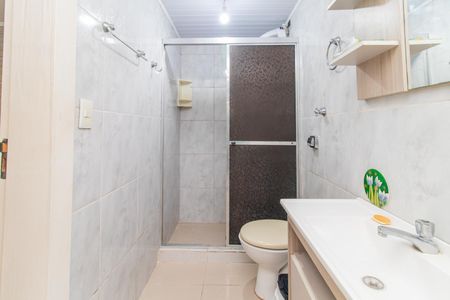 Banheiro de apartamento para alugar com 1 quarto, 50m² em Partenon, Porto Alegre