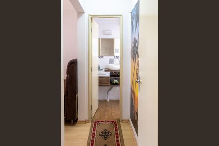 Corredor de apartamento para alugar com 1 quarto, 55m² em Cambuí, Campinas
