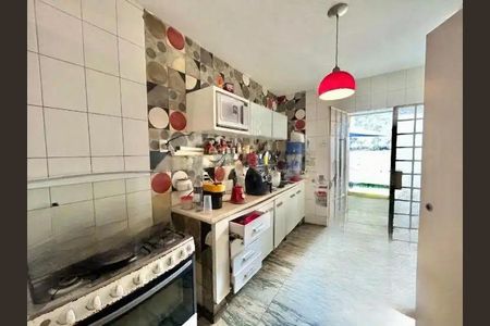 Casa para alugar com 5 quartos, 275m² em Prado, Belo Horizonte