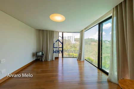 2_photo/00a697ffff.3e6957092a4c223d-ATLAS-03aaa83b-c759-482e-b1de-49424bbd0acd.jpg de casa à venda com 4 quartos, 500m² em Vale do Sereno, Nova Lima