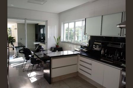 10_photo/00a69801e1.e738d36af66b1888-ATLAS-615da652-8373-432e-8bf2-0f3668aa2ca9.jpg de casa à venda com 4 quartos, m² em Vila da Serra, Nova Lima