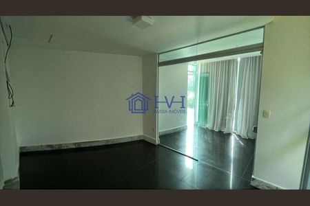 26_photo/00a6980723.8b9237d3b1c3484a-ATLAS-9a453963-51b1-429f-a6c2-772b8fae65e1.jpg de casa para alugar com 6 quartos, 350m² em Vale do Sereno, Nova Lima