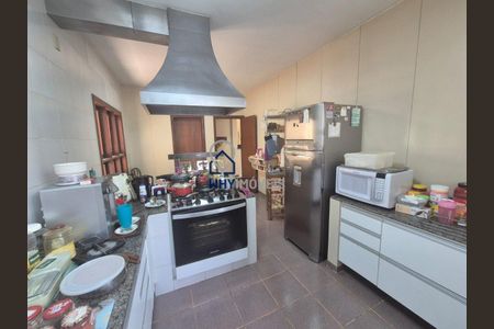 12_photo/00a6981f41.0dba02f6e03a3679-ATLAS-25eb272f-5acc-46aa-a5d7-fd3b86b691c3.jpg de casa para alugar com 5 quartos, 388m² em Belvedere, Belo Horizonte