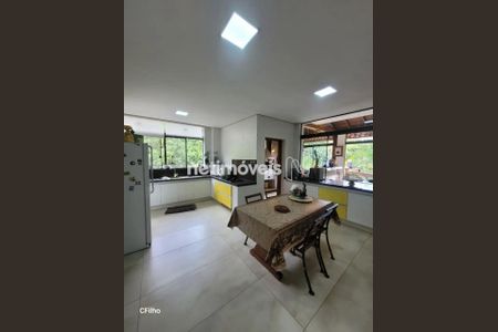 2_photo/00a6987efd.1e6ce7e39c921d51-ATLAS-105d488f-2d01-47af-89be-a7419f09620c.jpg de casa à venda com 5 quartos, 480m² em Vile de Montagne, Nova Lima