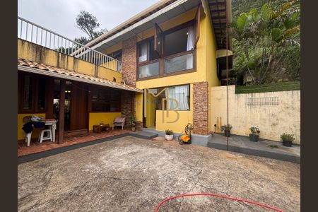 9_photo/00a698812f.3637c09af838754a-ATLAS-3606ea37-0a7e-4b1a-850a-bbde8283c68d.jpg de casa à venda com 3 quartos, 230m² em Ville de Montagne, Nova Lima