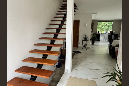 4_photo/00a6988295.ab41e4e09fc2bc48-ATLAS-47be1157-741f-4452-8b2a-b65c8104e970.jpg de casa à venda com 3 quartos, 229m² em Residencial Europa, Nova Lima