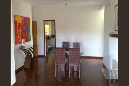 8_photo/00a6989963.ceff8192393c33de-ATLAS-98b6b247-7450-439f-a5a9-0073d2f4e30f.jpg de casa à venda com 4 quartos, 250m² em Ouro Velho Mansões, Nova Lima