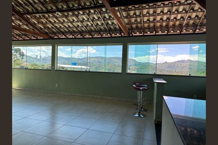 2_photo/00a6989f51.dda3a78fb47de289-ATLAS-5f143ba6-4a73-48ad-a862-0a656f063367.jpg de casa à venda com 3 quartos, 230m² em Vila Aparecida, Nova Lima