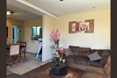 10_photo/00a6989f51.dda3a78fb47de289-ATLAS-a4080db2-373b-49ed-8599-344b46a9c10e.jpg de casa à venda com 3 quartos, 230m² em Vila Aparecida, Nova Lima