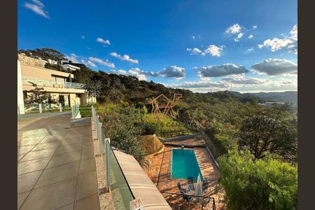 8_photo/00a698a013.56f87905458f71eb-ATLAS-34fa2e3c-7045-4666-be81-cc5043e1ee7d.jpg de casa à venda com 3 quartos, 311m² em Jardim Serrano, Nova Lima