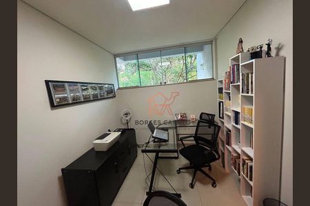 10_photo/00a698a013.56f87905458f71eb-ATLAS-3afe42e5-3341-40a5-9b97-d89cc792f868.jpg de casa à venda com 3 quartos, 311m² em Jardim Serrano, Nova Lima