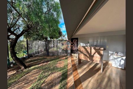 30_photo/00a698a013.56f87905458f71eb-ATLAS-6bea5974-7742-4c7f-abbb-4a014343a0d0.jpg de casa à venda com 3 quartos, 311m² em Jardim Serrano, Nova Lima