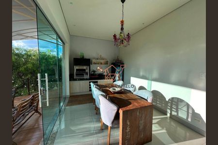 27_photo/00a698a013.56f87905458f71eb-ATLAS-767ad9b1-e3de-4df2-b658-cf559f7df634.jpg de casa à venda com 3 quartos, 311m² em Jardim Serrano, Nova Lima